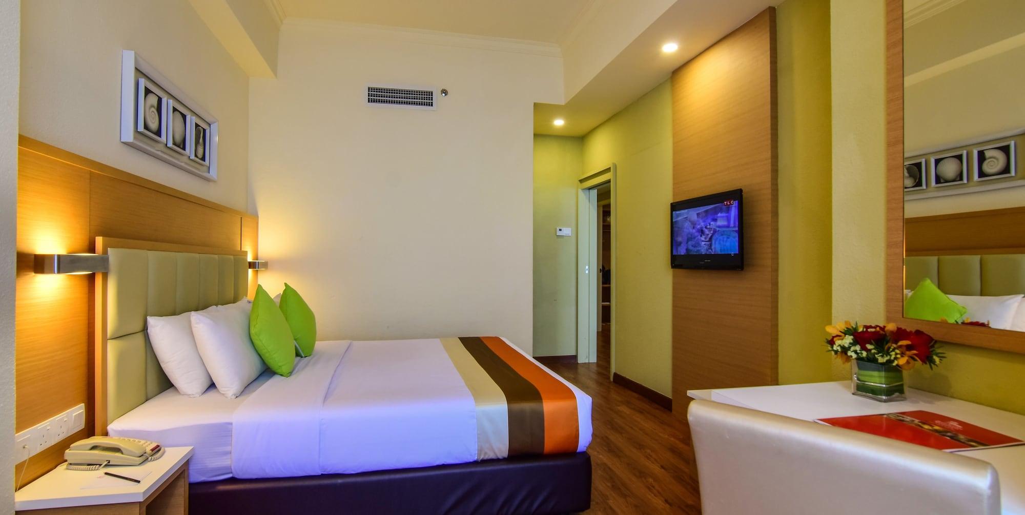 Hotel Sentral Seaview @ ​Beachfront Tanjung Bungah  Exterior foto