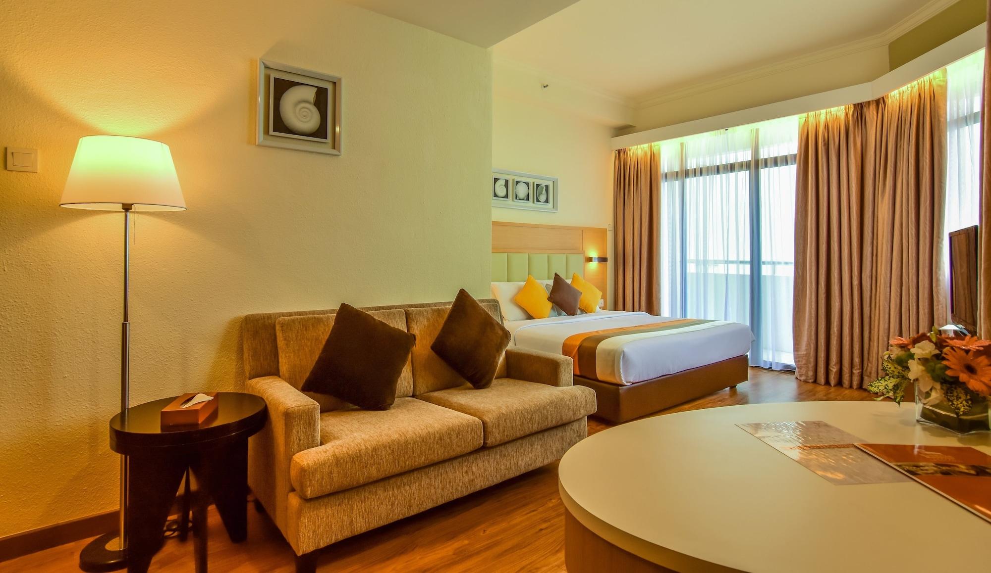 Hotel Sentral Seaview @ ​Beachfront Tanjung Bungah  Exterior foto