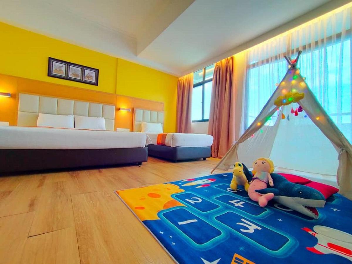 Hotel Sentral Seaview @ ​Beachfront Tanjung Bungah  Exterior foto